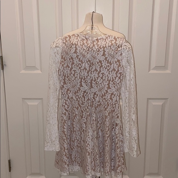 Women’s white lace dress - Picture 3 of 3